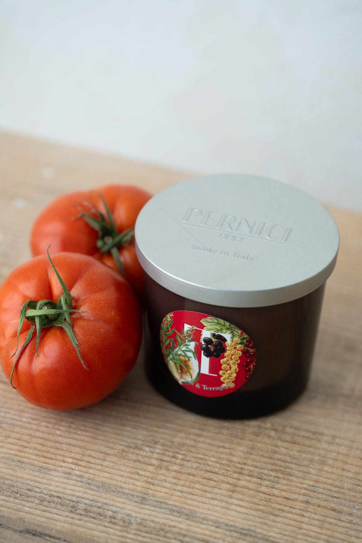 Candela Cassis & terragon ambientate con tappo