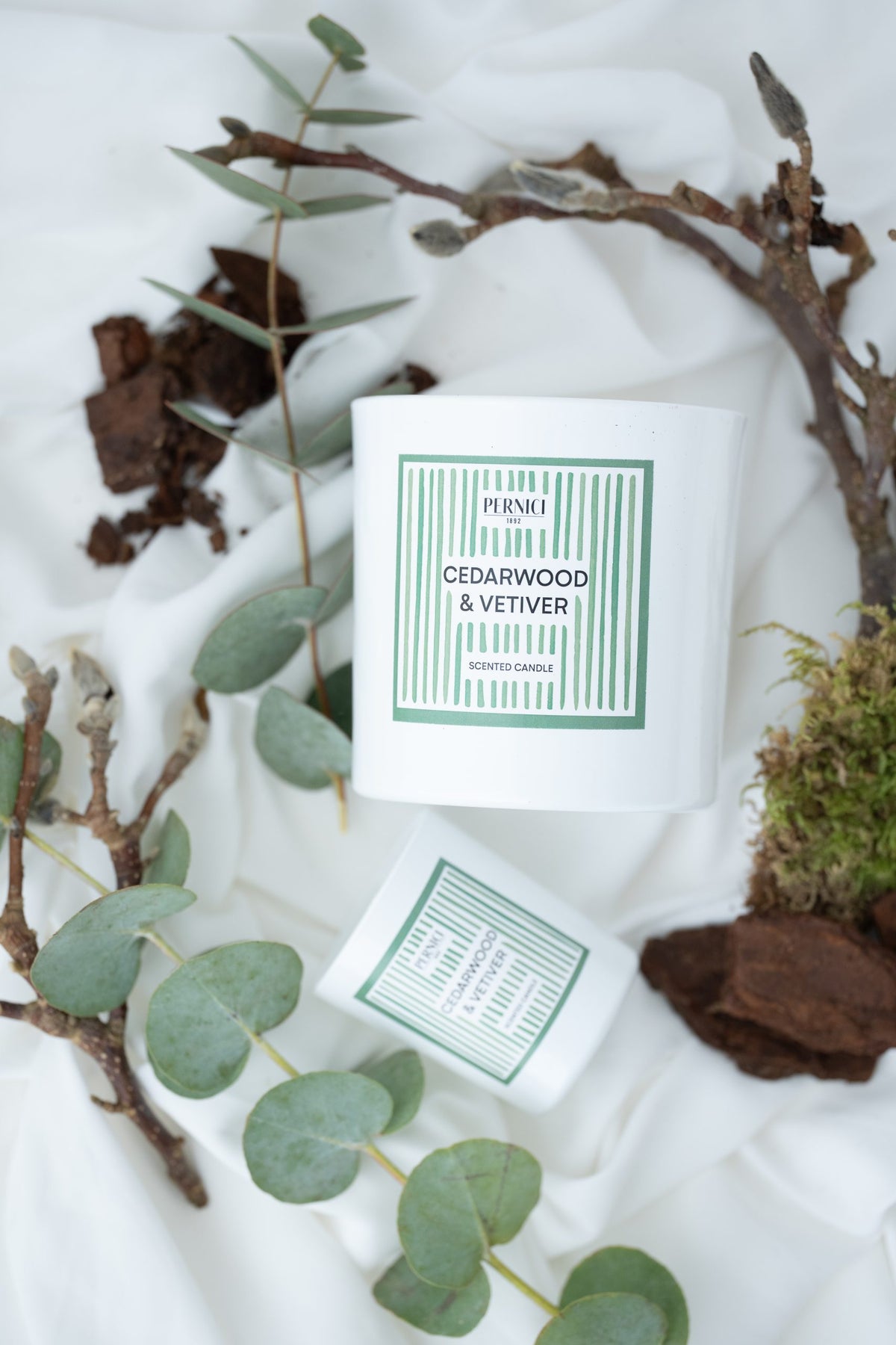 Candele summer cedarwood ambientate