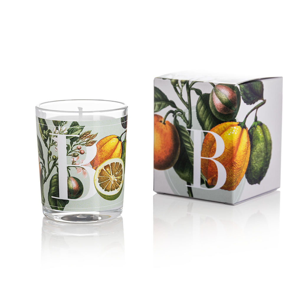 Candela profumata Elementi 70gr profumazione Bergamot & Orange Blossom di Pernici con scatola in still life.