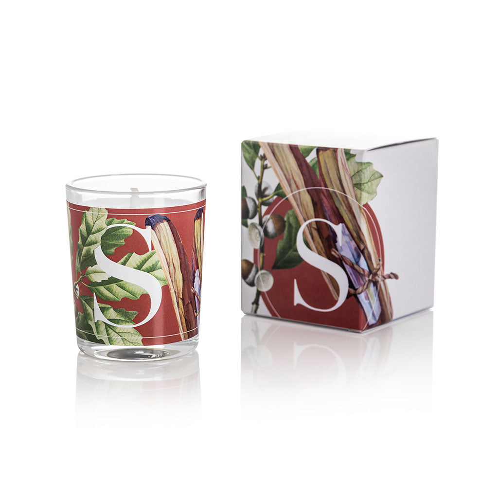 Candela profumata Elementi 70gr profumazione Sandalwood & Oak di Pernici in still life con scatola.